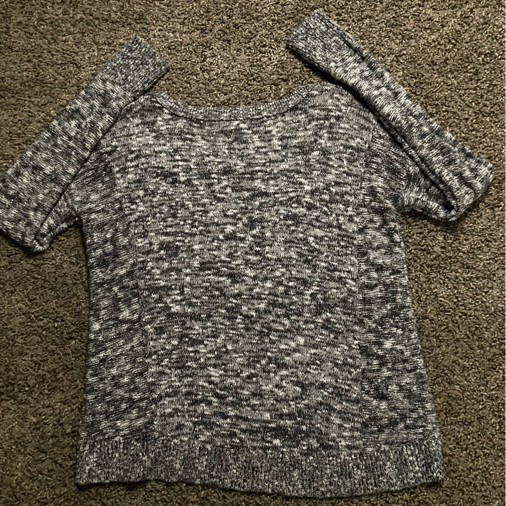 American Eagle Outfitters Gray Metallic Marled V-Neck Sweater Women’s Size S/P - Picture 6 of 6